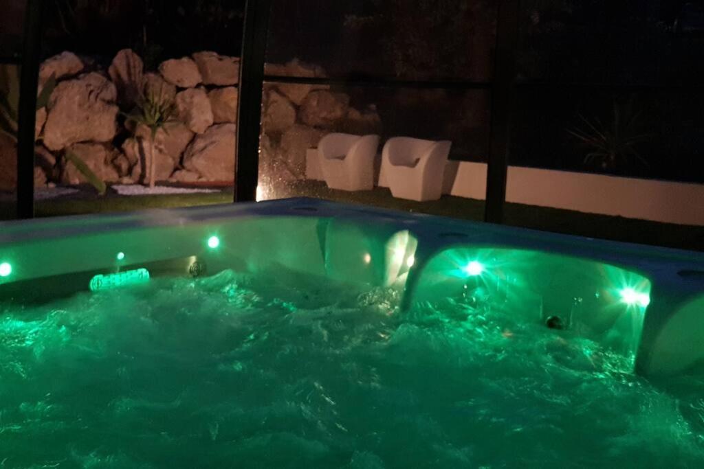 La Bonne Etoile Marseille ! Hebergement Romantique ! Jacuzzi Et Piscine Exterior photo